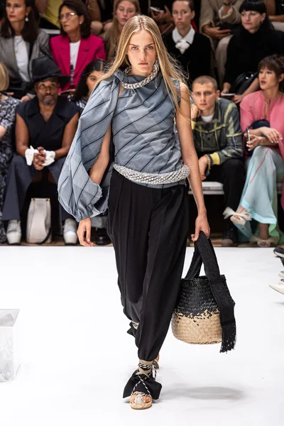 Look 39